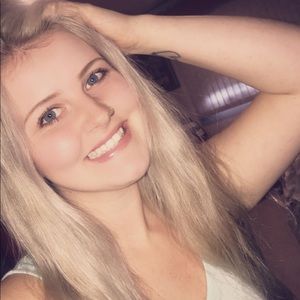 Meet your Posher, Hayley